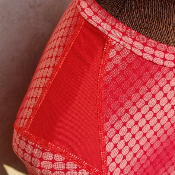 Women's Nike Dri-Fit Long Sleeve Shirt. Red. XS. - Picture 4 of 5